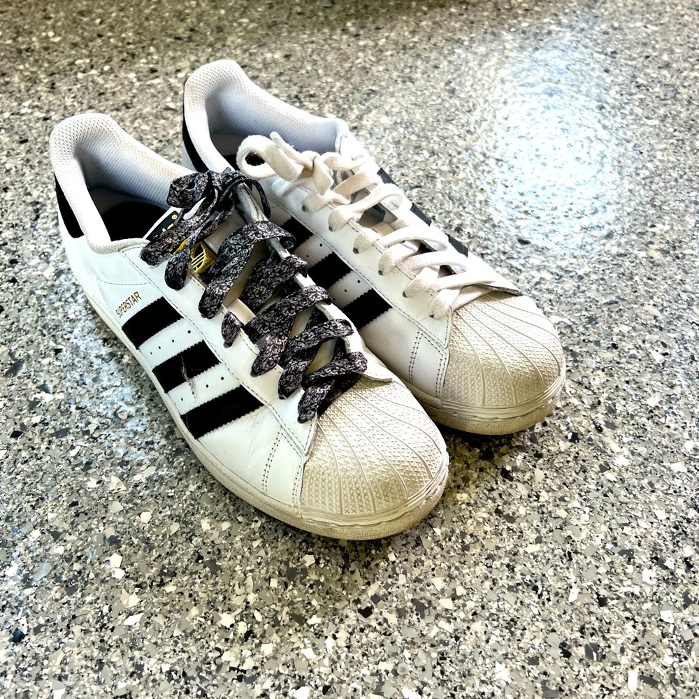 Men’s Adidas Low top All-star shoes.